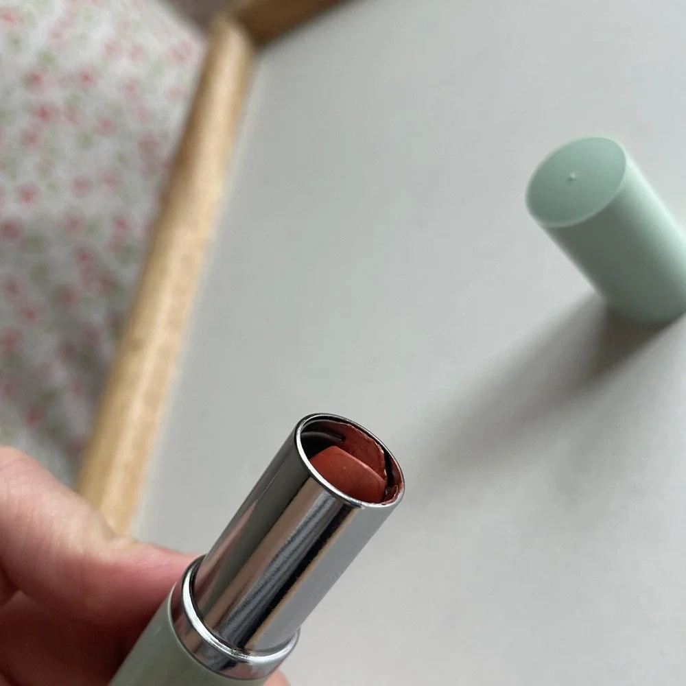 CLINIQUE Different Lipstick PINK PLUM Green Tube‎ Discontinued .13 oz Fullsize